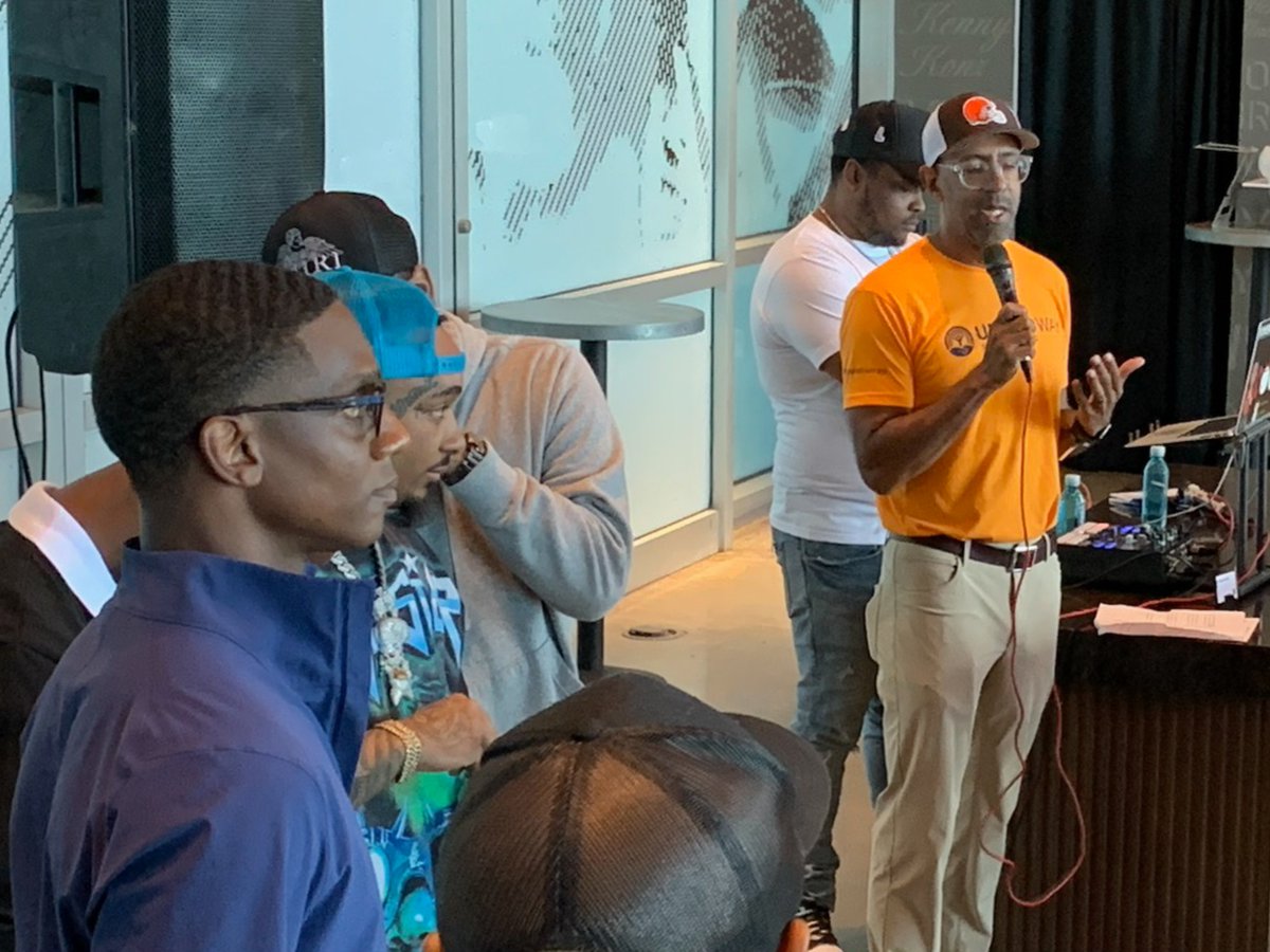 What a great day at @ClevelandBrowns Stadium for the 2nd annual Myles Garrett Back-to-School event! @Flash_Garrett and @MayorBibb mingled with the kids. Thank you, local + national partners for helping local children return to class even better prepared with learning essentials.