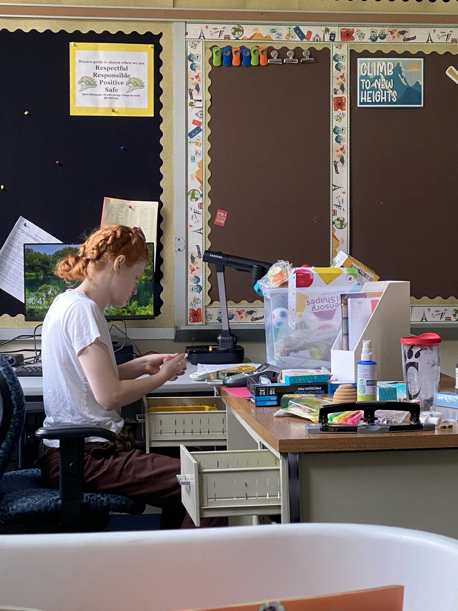 Turpin TPA alumna, Miss Wagner, just completed her first week as a sixth grade Intervention Specialist at Mt. Orab Middle School! We are so proud of you and know you’re going to be amazing! 💛👩‍🏫 <a href="/FHSchools/">FHSD</a> <a href="/MrLeeTHS/">Brian Lee</a> @MrsEberhardTHS @MrDumfordTHS