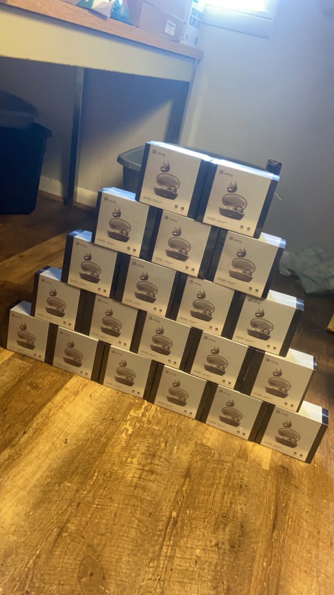 20 pairs of wireless earbuds courtesy of @EnvenBot 🔥 Can’t forget @ArsonServers, @BezosProxy and @ProxyCue 😈