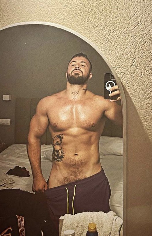 Men Hot tweet media