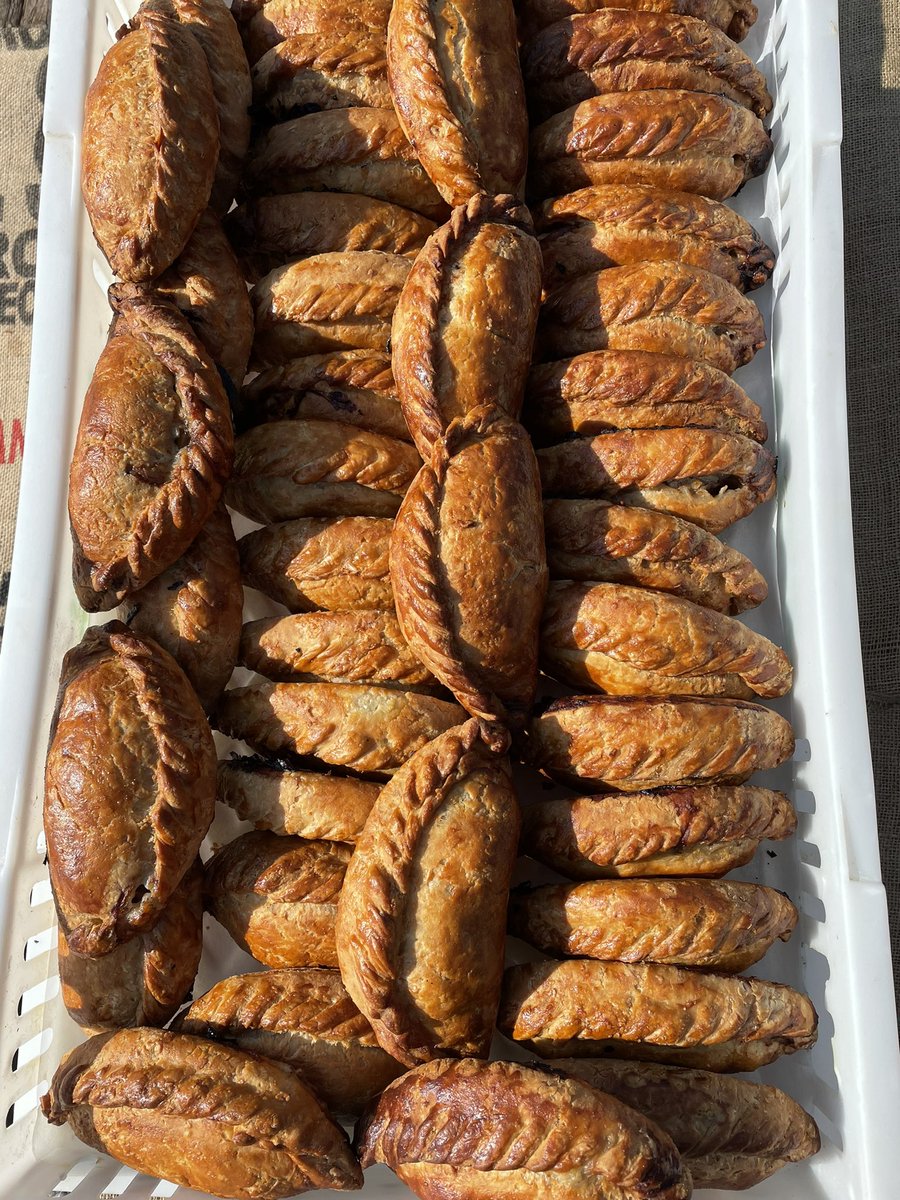 damyscornwall's tweet photo. Your all missing a massive newbie…. Damys pasty is very hard to beat … open from 9am tomorrow!! Pelean cross ponsanooth …. https://t.co/o58uisVCT1