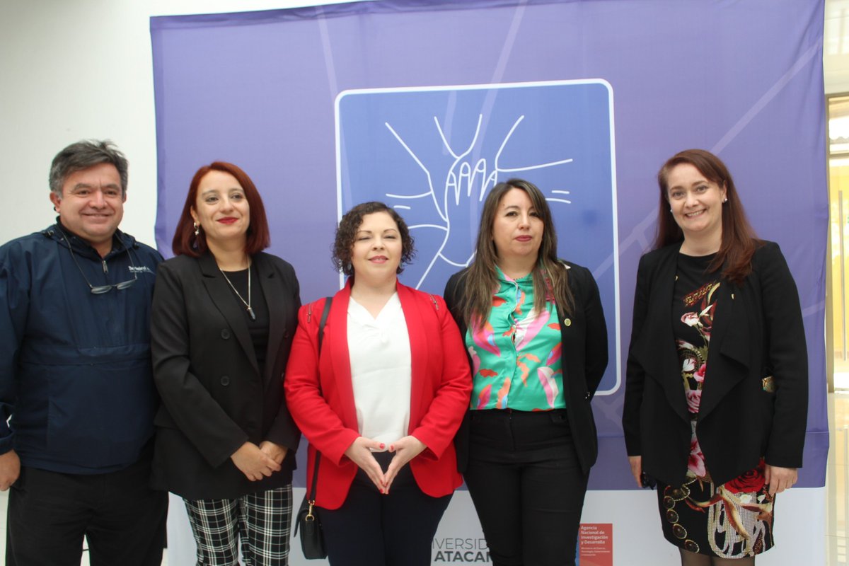 UAtacama's tweet photo. Precedido de un claustro directivo para nutrir la perspectiva género en la gestión institucional, se realizó el lanzamiento oficial de @inesgenerouda 
@VaniaFigueroaI directora de @ines_uautonoma presentó "Transversalización del #EnfoqueDeGénero en la investigación" [1] https://t.co/HHZYIC77kk