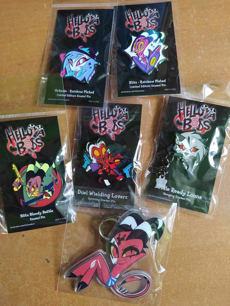 fire_birb's tweet image. Collection update!

#HelluvaBoss #Sharkrobot