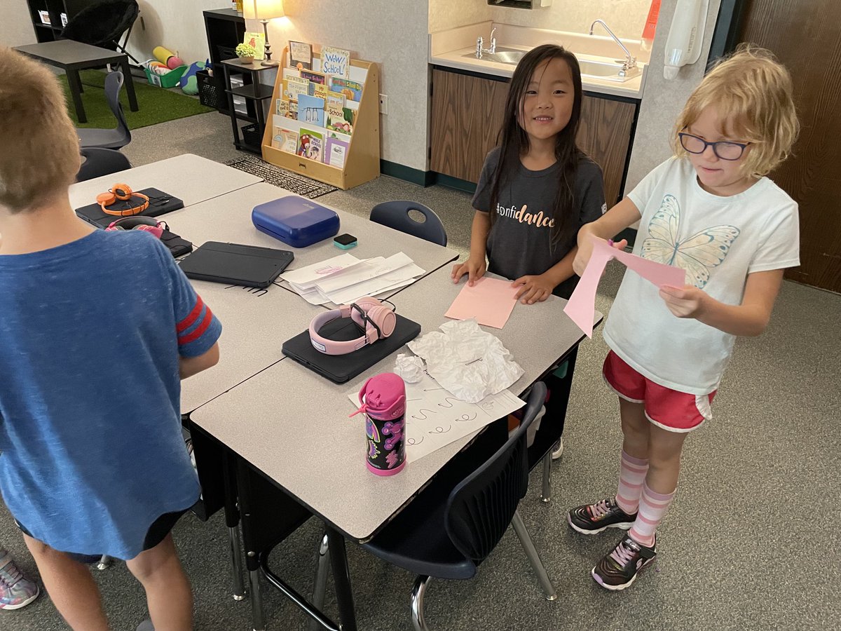 Mrs. Hixson tweet media