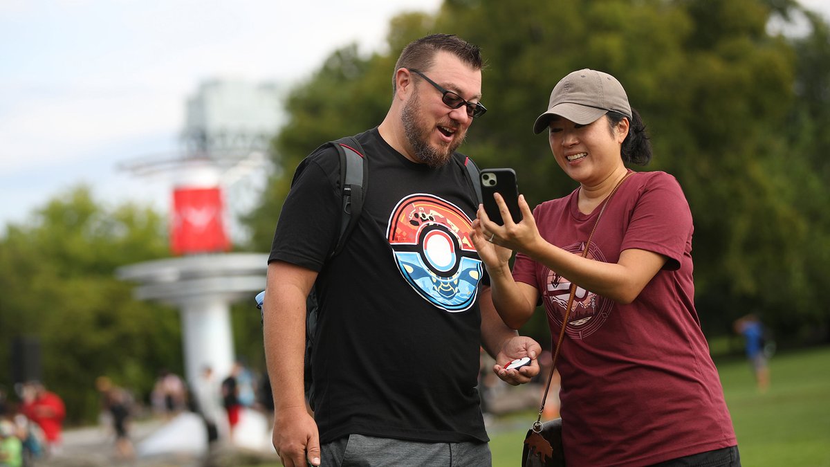 PokemonGoApp's tweet photo. Way to get into the #PokemonGOFest2023 spirit, Trainers!

All of you are looking very snazzy in your Pokémon GO Fest 2023 T-shirts!🗽

📍: New York City, USA https://t.co/gLuRbkwqU4