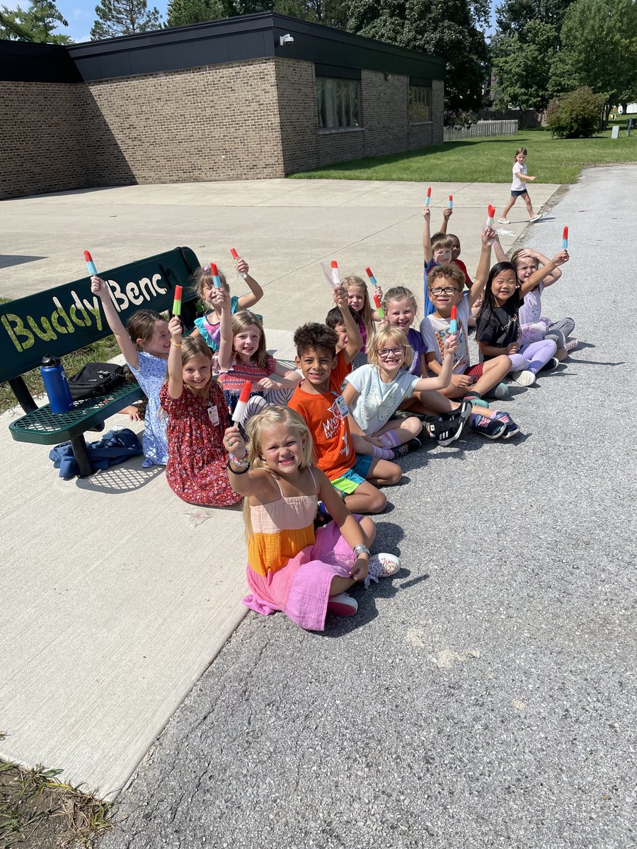 Mrs. Hixson tweet media