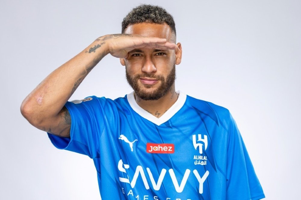 CalcioEconomia's tweet photo. I trasferimenti più costosi del mercato estivo 2023/24. Gli acquisti della settima settimana: #MoisésCaicedo e #RoméoLavia al #Chelsea; #NeymarJr e #Bono all'#AlHilal; #HarryKane al #FCBayern; #OusmaneDembélé al #PSG; #LovroMajer al #VfLWolfsburg ...

https://t.co/1e8VFQm04o https://t.co/yGnDqStuWQ