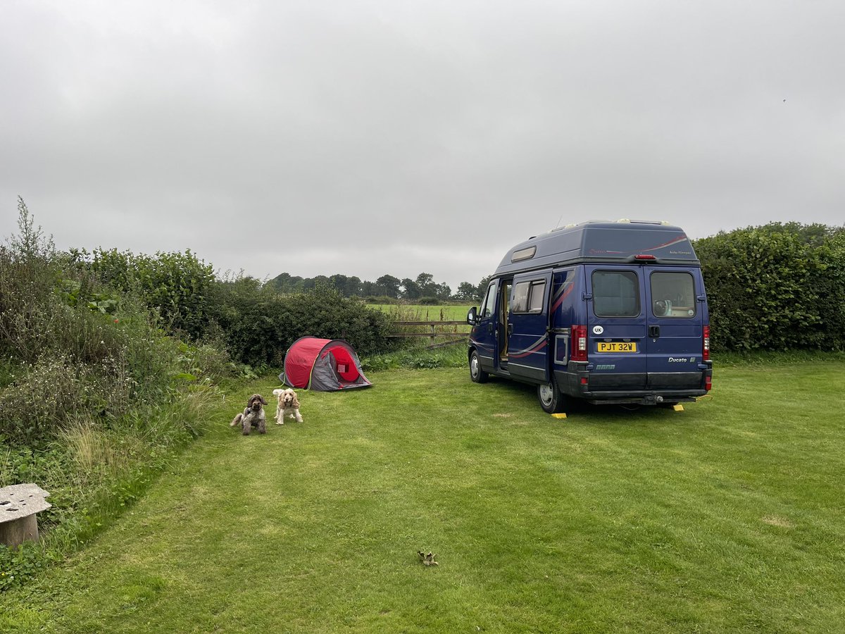 pauljonesking's tweet photo. Who needs sleep after a nightshift when I can have a weekend away in Beryl with my boy and the reprobate hounds #huttonlehole #VanLife https://t.co/xATCPdz1kf