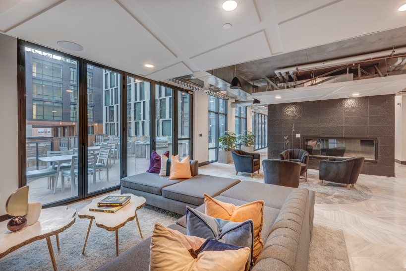 JacobsenBuilds's tweet photo. @UtahCDMag's latest cover story highlights Phase 1 of The West Quarter, describing The Ritchie Group's ambitious downtown development as "scintillating" and "revolutionary."

Read more here: https://t.co/m3A3BYtCmT

#BuiltForLife #JacobsenBuilds #BuildingEnduringCommunities https://t.co/71YCLPOV9J
