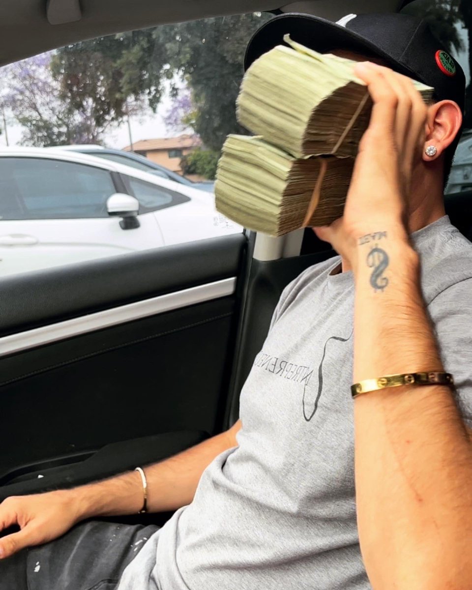 capacks4less's tweet image. Decidí vivir mi vida de esta manera porque da resultados💰No fui estudiado📚 De calles graduado 👨🏽‍🎓🔐