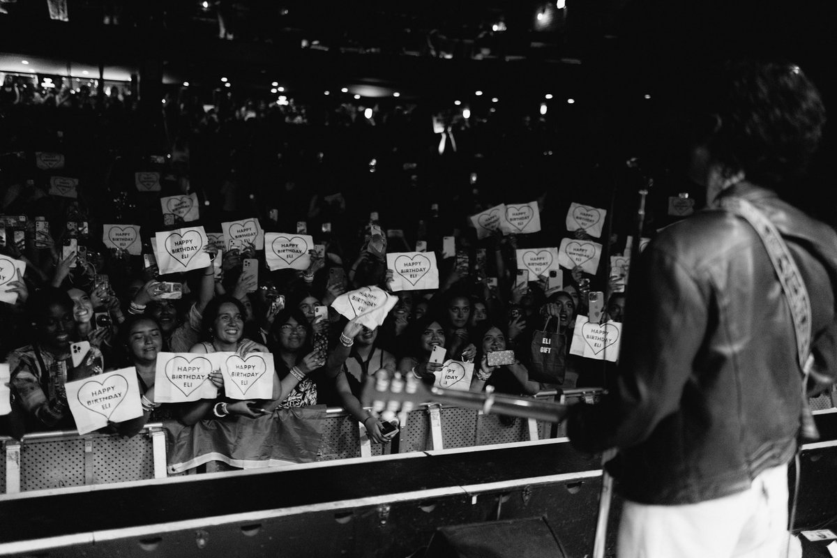 InhalerDublin's tweet photo. Thanks for the warm welcome Santa Ana - lovely to meet you all.

We’re all excited to play @summer_sonic for the first time, see you soon Osaka.

📸 @lewsvans https://t.co/E49nqyCACo