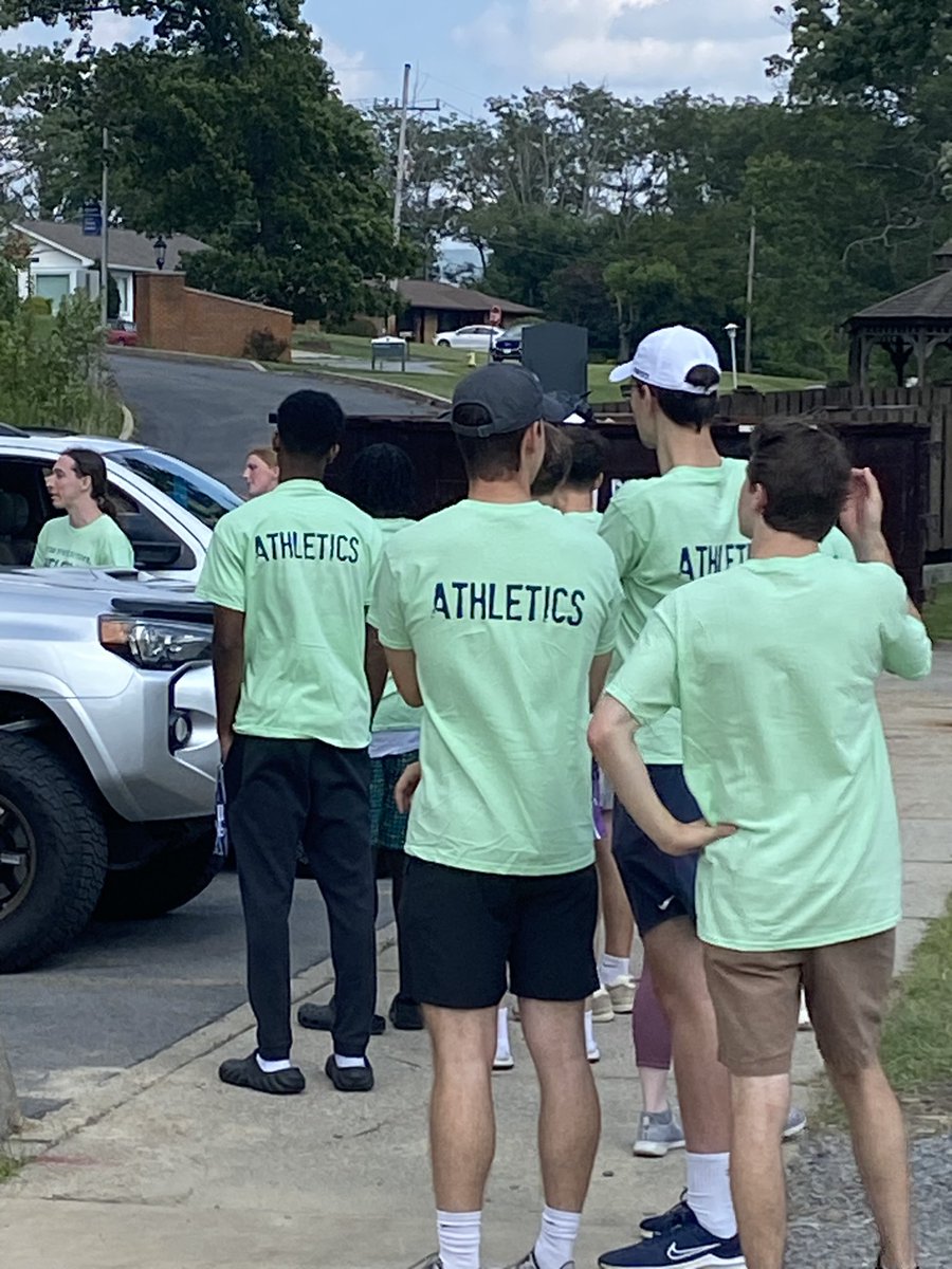 CoachMcGreal's tweet photo. Another successful Move in Day on the Altoona campus! Huge shot out to the over 140 athletes, coaches and staff members of the @PSAltoonaLions Athletic Department for all their hard work! #WeAre #moveincrew https://t.co/migdSPUf1y