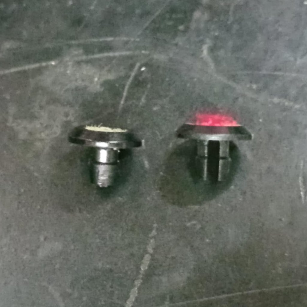 nwolovick's tweet photo. .@agusbean_ sacó andando una Shugart SA400L cambiando el head load button.

Tenemos:
2 SA400, si la 1ra diskettera 5¼.
2 SA400L
4 SA450

Queremos dejar bien paradas la mayor cantidad de #MicroSistemas #MS51 que podamos. https://t.co/uNhOk9JpN0