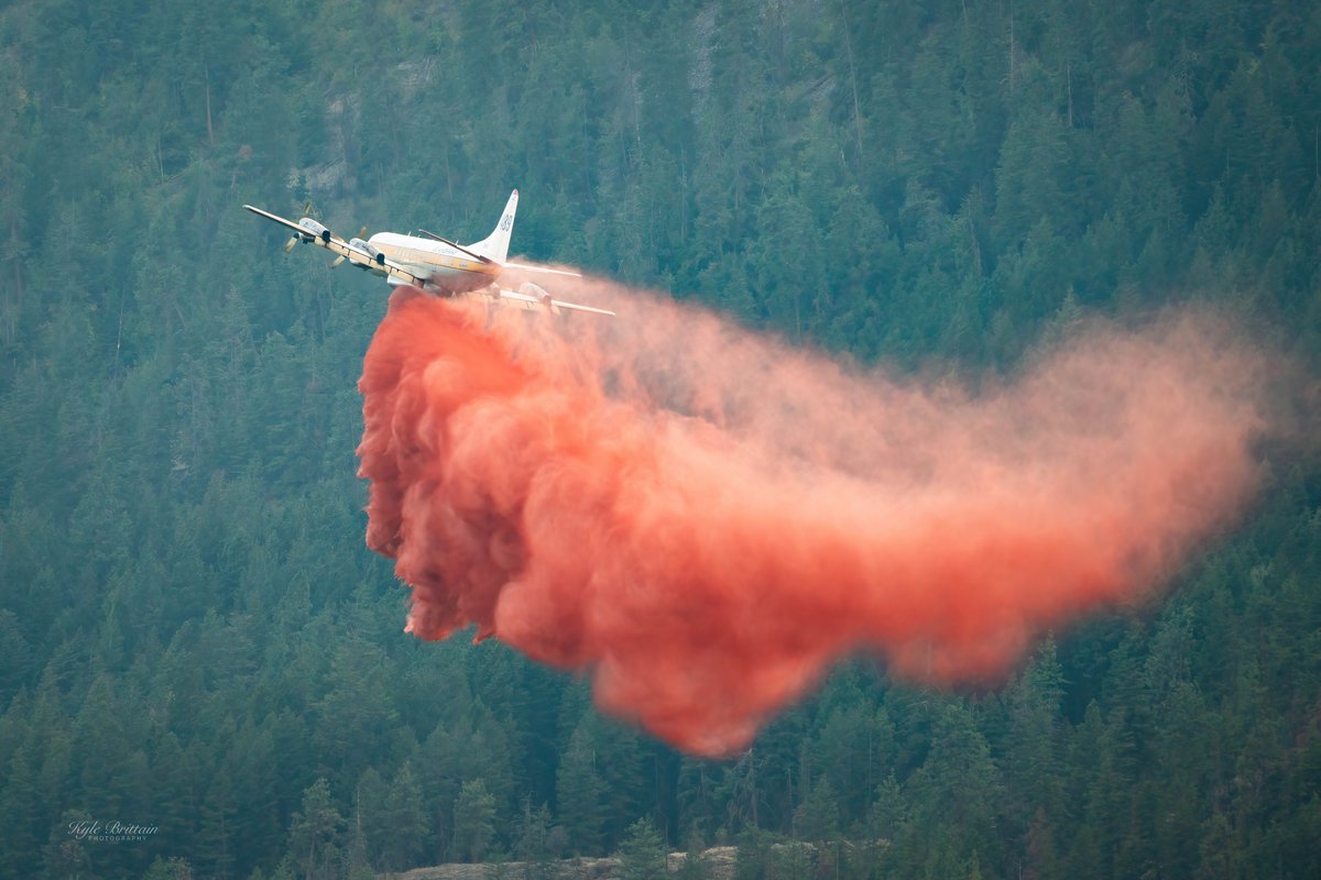 BadWeatherKyle's tweet photo. Scary scenes from West Kelowna on Thursday #BCWildfires https://t.co/XXpUqHbPP2