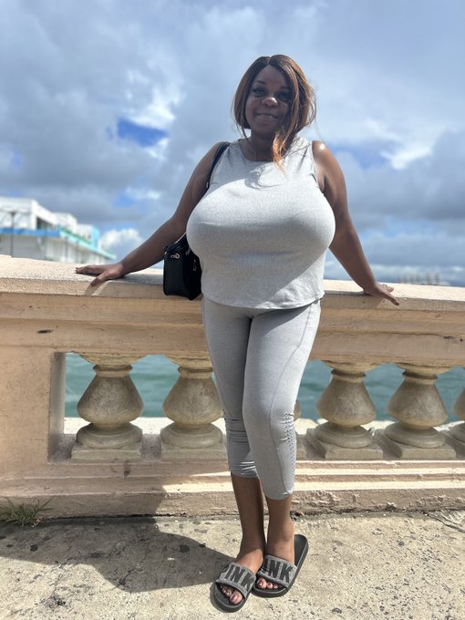 Big Huge Titts https://t.co/xHrNs7YY5J<a href="/tag/bigsexytitt"class="tags"><span>#bigsexytitt</span></a>