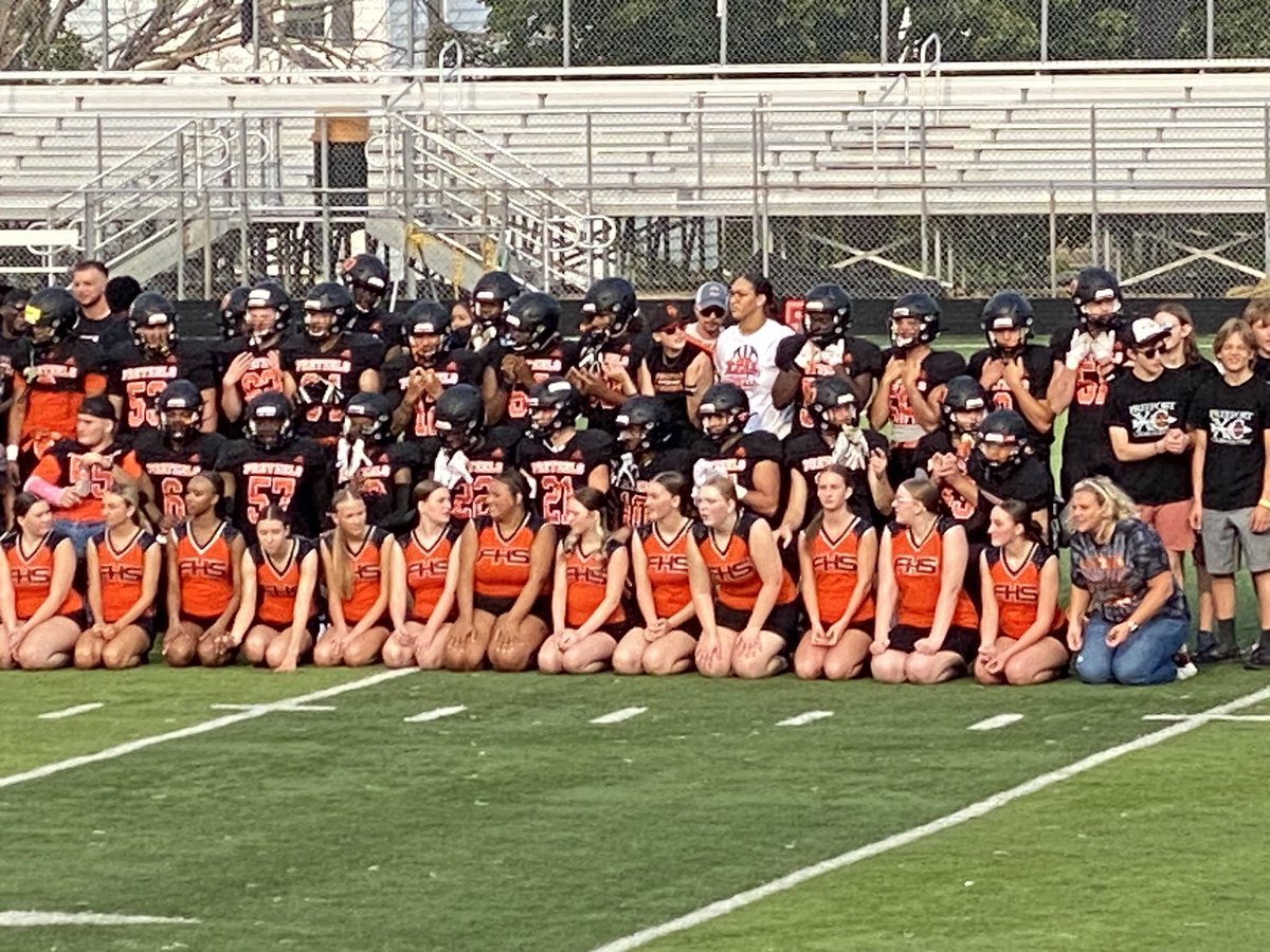 BrandaeHilby's tweet photo. It was a great turn out for 🥨Pretzel Fall Sports Kick-Off !!  thank you to all the Coaches, teachers, athletic director and parents who made this night possible. #StaySalty 🥨 https://t.co/gvAD8ugVmO