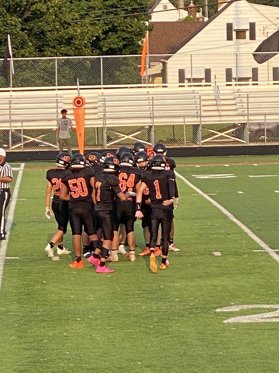 BrandaeHilby's tweet photo. It was a great turn out for 🥨Pretzel Fall Sports Kick-Off !!  thank you to all the Coaches, teachers, athletic director and parents who made this night possible. #StaySalty 🥨 https://t.co/gvAD8ugVmO