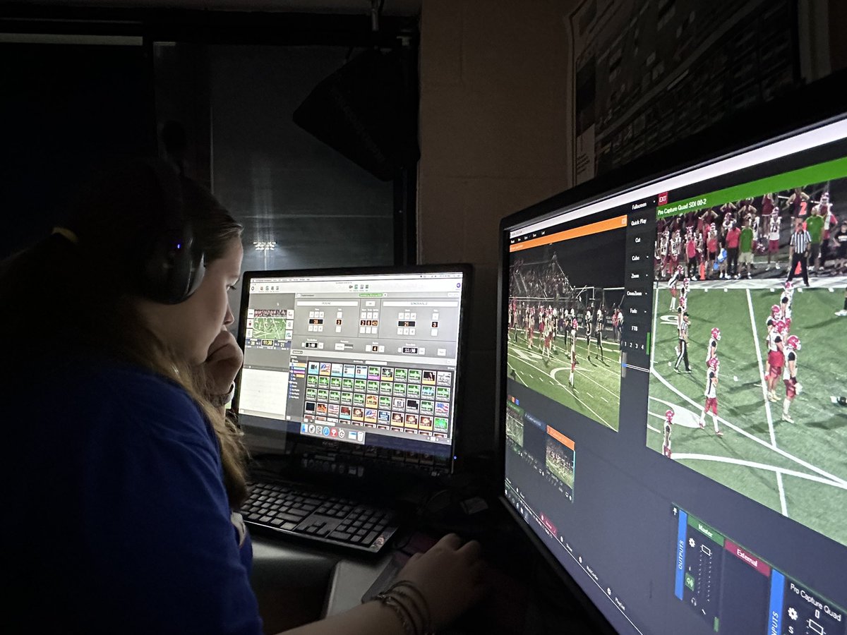 4th Quarter and the Dragons lead 28-21 and it’s time for Emily to take the helm! <a href="/PickensFootball/">Pickens Football</a> <a href="/PickensCTAE/">Pickens CTAE</a> <a href="/PickensHighGa/">Pickens High School</a> #CTAEDelivers 🎥🏈💚