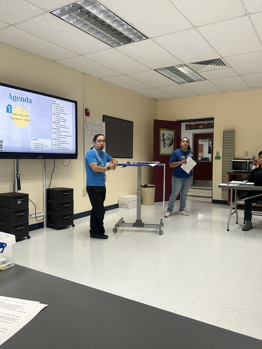 Witnessed PLCs in action at SEHS! 😎 Outstanding planning and instructional discussions that truly impressed‼️ Well done! 👏🏼 #SEHS @SanElizarioISD #ProfessionalLearningCommunities #SEISDPeoplePassionPurpose 💛🦅💙