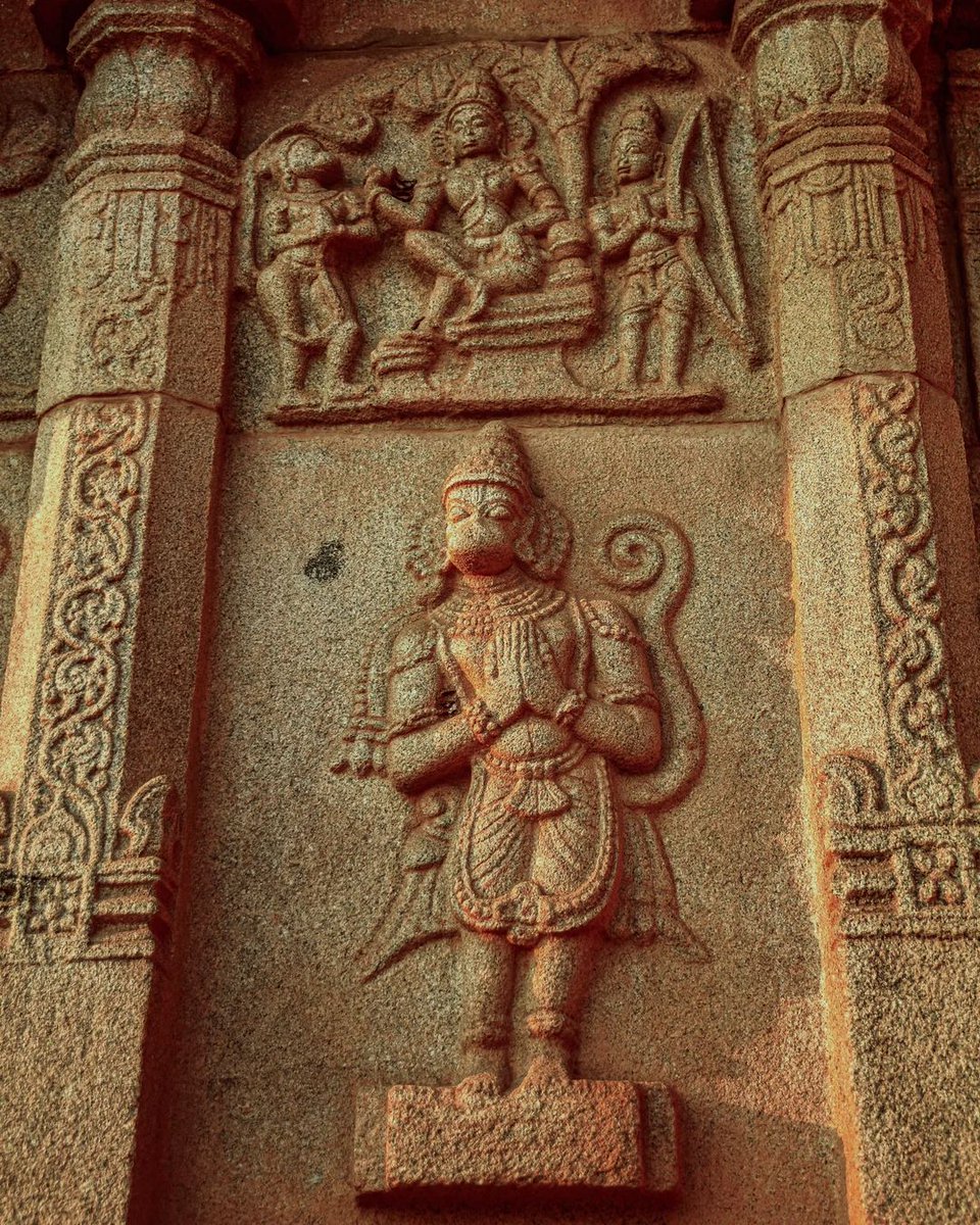 varshaparmar06's tweet photo. 25 sculptures carved on the stones depicting that we are the oldest civilization 🔱

1. Hazara Rama Mandir
Hampi, Karnataka
Ramayana where Hanumanji is with Shri Ram &amp; Lakshman ji.

@LostTemple7 https://t.co/6OrDa7q1Ui