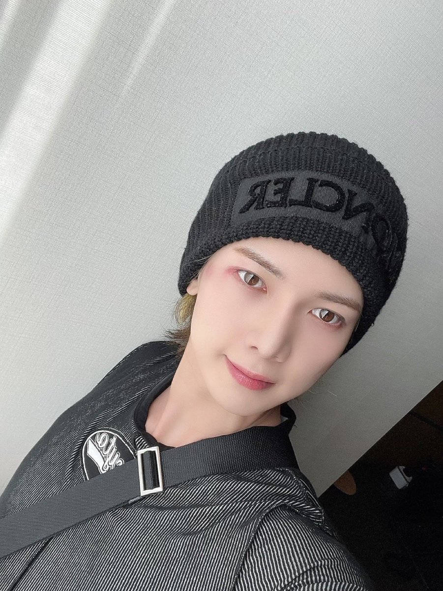 ATEEZofficial's tweet photo. [#여상] 찰칵📷
#ATEEZ #에이티즈 https://t.co/pjldUKWINR