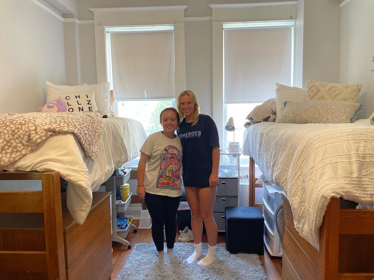 SMWCwg's tweet photo. Move-In Day! Let the season begin! https://t.co/zjybMBqJJv