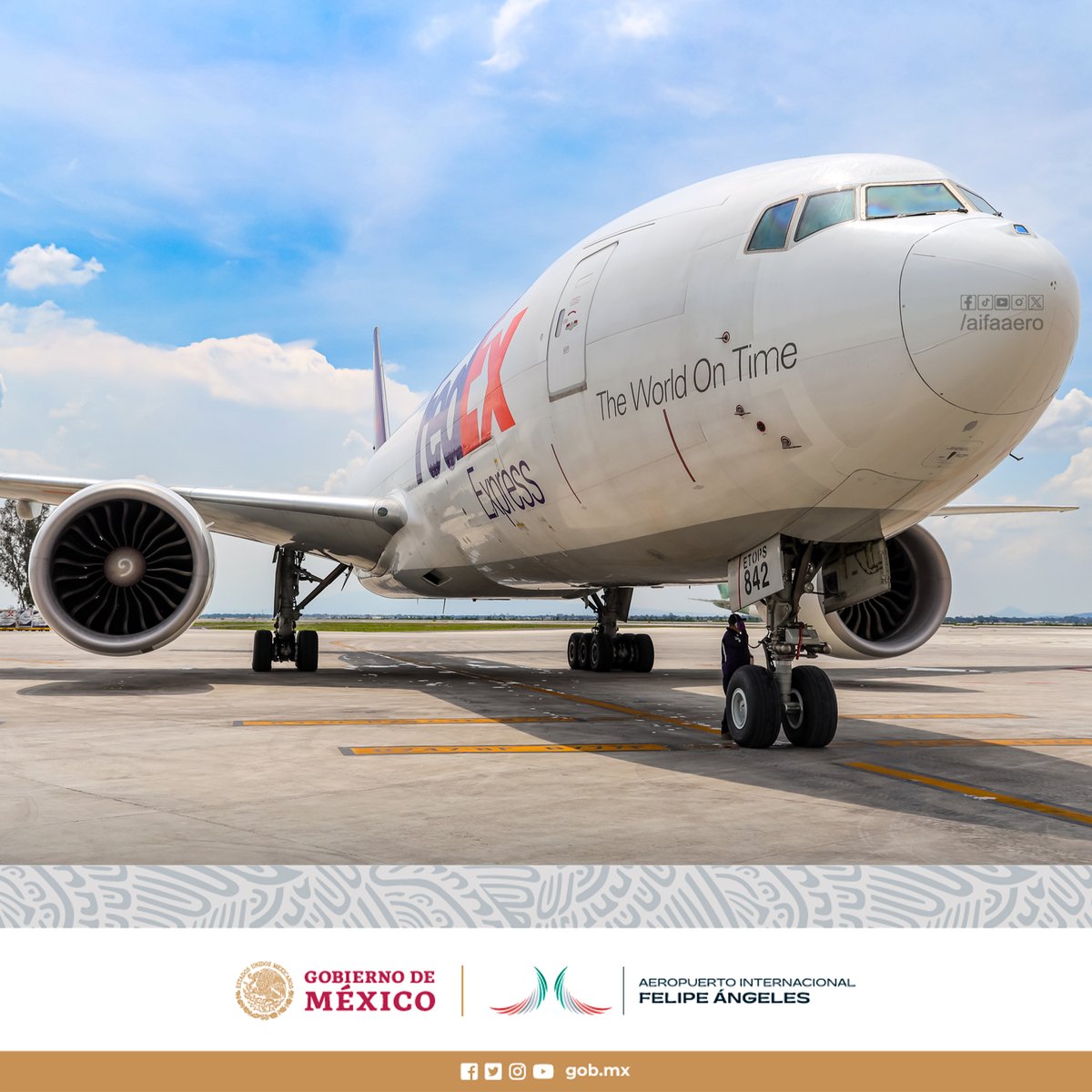 aifaaero's tweet photo. Damos la bienvenida a la aeronave tipo B777F de la aerolínea FedEx, en su primer vuelo al Aeropuerto Internacional Felipe Ángeles, agradecemos la confianza para realizar operaciones aéreas desde este Aeropuerto. https://t.co/9rJAkydoGM