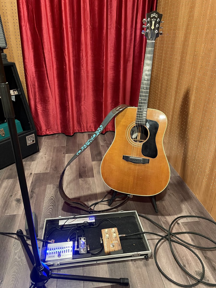 JJunbow's tweet photo. ビンテージギターで朝練っす🎙️
With Guild D50 (1979) 

#滋賀
#びわ湖
#guild 
#d50
#guitar
#ギター好きなひとと繋がりたい https://t.co/RO9OCf6udQ