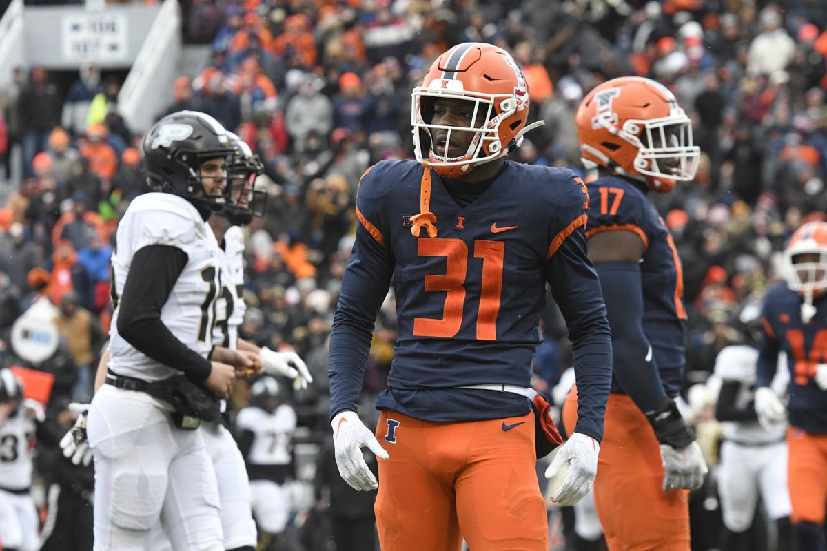 After a great conversation with @UofIllinoisABuh I I’m blessed to receive my 11th offer from the University of Illinois @TepFootball @cy_woodland #go Chief Illiniwek🔵🟠
