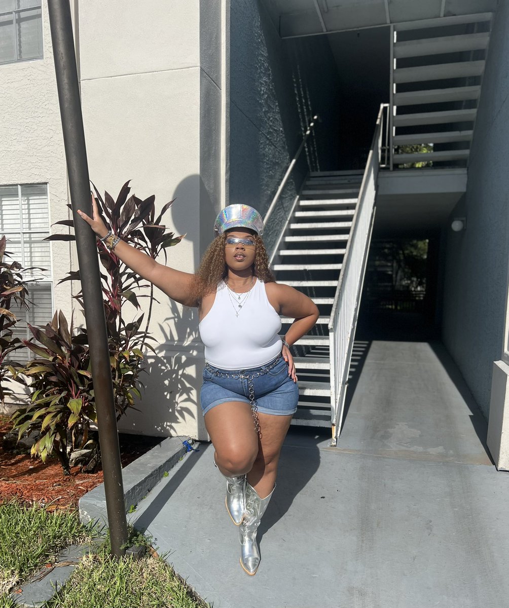 AlishaSimone_'s tweet photo. Beyoncé lil cousin says hey 😘 #leoszn #hello23 https://t.co/IJAXYBGmgB