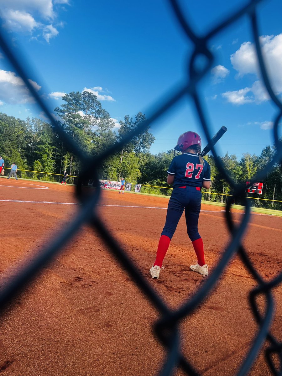 SarahR021's tweet image. She looks so grown up ❤️🥹 I am so proud of the person she is becoming ❤️🤍💙