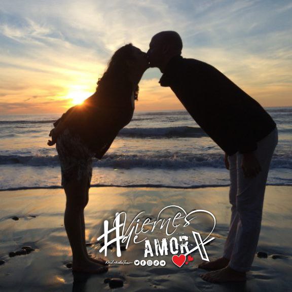 Me gustan las sonrisas 😄
los sueños💭 por terminar
las horas 🕓 de madrugada, 
la lluvia 🌧️con sabor a sal,
la piel cuando se eriza al soñar
el brillo de los ojos sin apenas luz.
También tú, me gustas tú….

#ViernesDeAmorX
#DeZurdaTeam 
<a href="/DeZurdaTeam_/">DeZurdaTeam 📳</a>