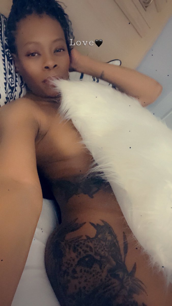 Bossanova85's tweet photo. https://t.co/Q8MuMzQCjc
This is your formal invitation into my world 🧞 where your wish is my command😏 https://t.co/TwWh8ZvosI