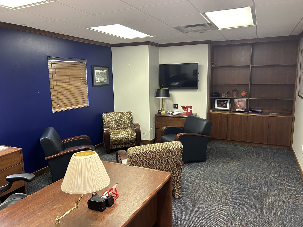 Adam Tschuor tweet media