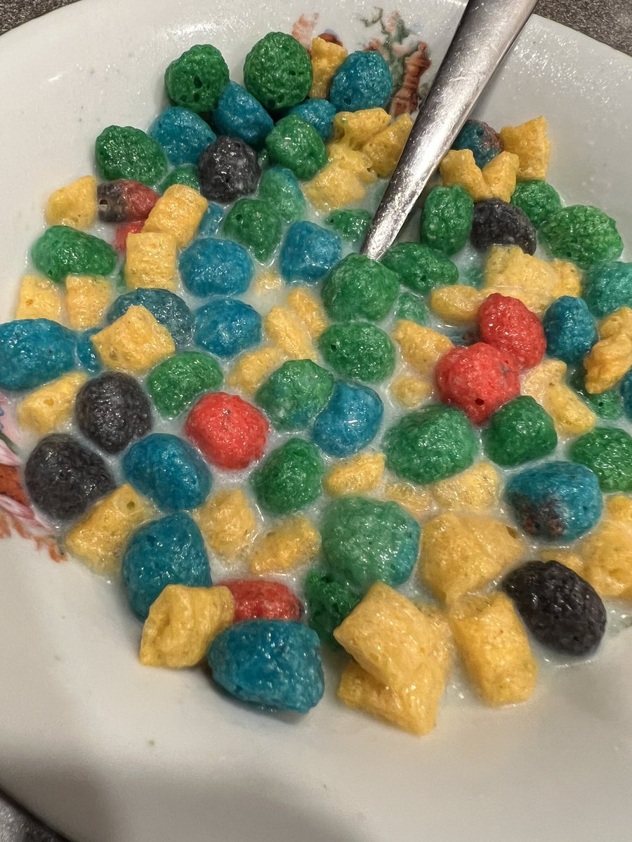 finishing a bowl of cap’n crunch on a friday night, after knockin back 8 beers, leaves me wondering how the rest of you peasants are living