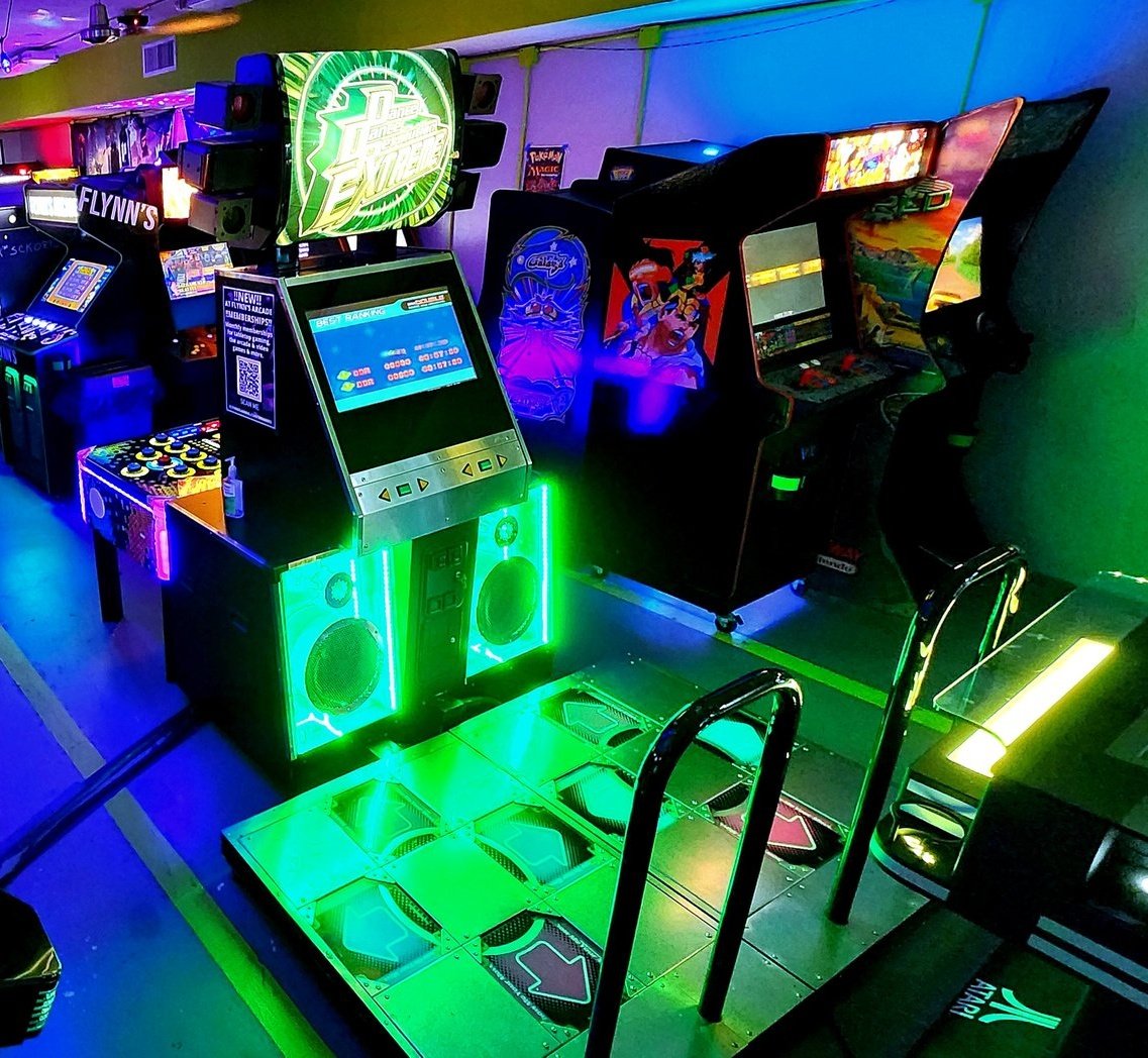 Flynnsgamingfl's tweet photo. Are you into rhythm games? 🎸🎮💥 Well over at Flynn's Arcade &amp; More in Margate FL 👾 We've got you covered. Whether you're into #Dancedancerevolution, #GuitarHero or #ReRavePlus, just to name a few, it's always just $15 unlimited or $10 an hour 🧙‍♂️⚡Open 5PM-2AM on Fri 😱 https://t.co/bmg8PsFdUB