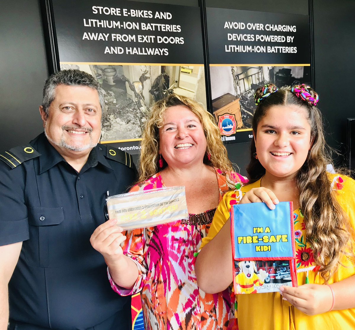 Toronto_Fire's tweet photo. Celebrate the first day of the CNE with us! Stop by Stn 346 to check out our lithium-ion battery display and for fun games and giveaways everyday from 10am-7:30pm. ย #LetsGoToThex #Toronto https://t.co/2XdvYCaJI8