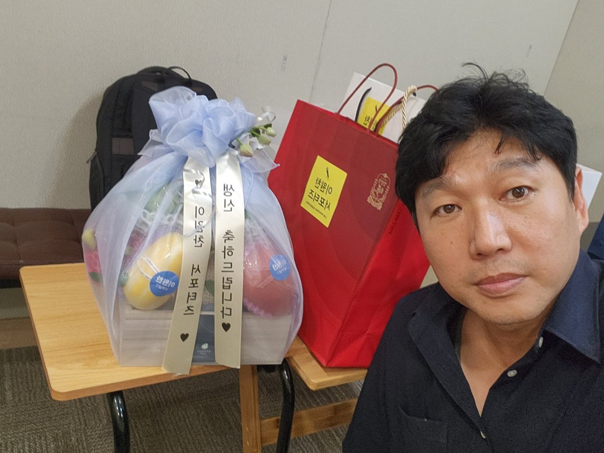 lwc1730's tweet photo. 과분한 관심과 사랑 진심으로 감사합니다! 이번 생일은 평생 잊지못할거 같아요~^^ https://t.co/3rQhbzvzdX