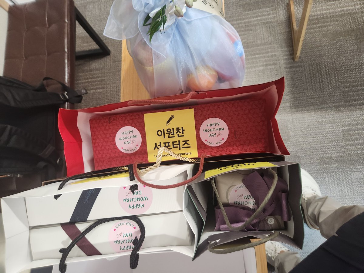 lwc1730's tweet photo. 과분한 관심과 사랑 진심으로 감사합니다! 이번 생일은 평생 잊지못할거 같아요~^^ https://t.co/3rQhbzvzdX