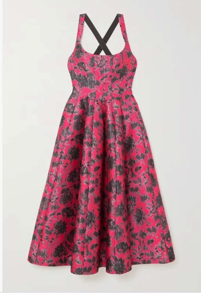 revirginizedfm's tweet photo. Look familiar?! 
Philosophy DI Lorenzo Serafini Floral Jacquard Midi Dress! ✨✨ 

#ajlt #AndJustLikeThat #SATC #sexandthecity #fashion https://t.co/R3guQrviDV