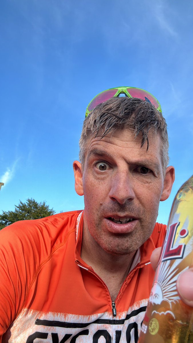shotleypeat's tweet photo. Day 3 Lap of Anglia ✅

Big day with some proper challenges.  Pulled through the fens thanks to some powerhouses at the front.

Cracking hotel tonight and beer waiting when we got in👍🏻 

Day 4 tomorrow and it’s beautiful north Norfolk to see as back 2 HQ

https://t.co/9AlNsKkb3J https://t.co/u9qQafaS49