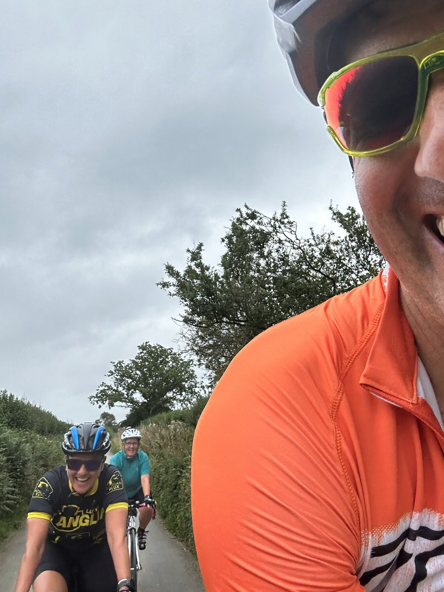shotleypeat's tweet photo. Day 3 Lap of Anglia ✅

Big day with some proper challenges.  Pulled through the fens thanks to some powerhouses at the front.

Cracking hotel tonight and beer waiting when we got in👍🏻 

Day 4 tomorrow and it’s beautiful north Norfolk to see as back 2 HQ

https://t.co/9AlNsKkb3J https://t.co/u9qQafaS49