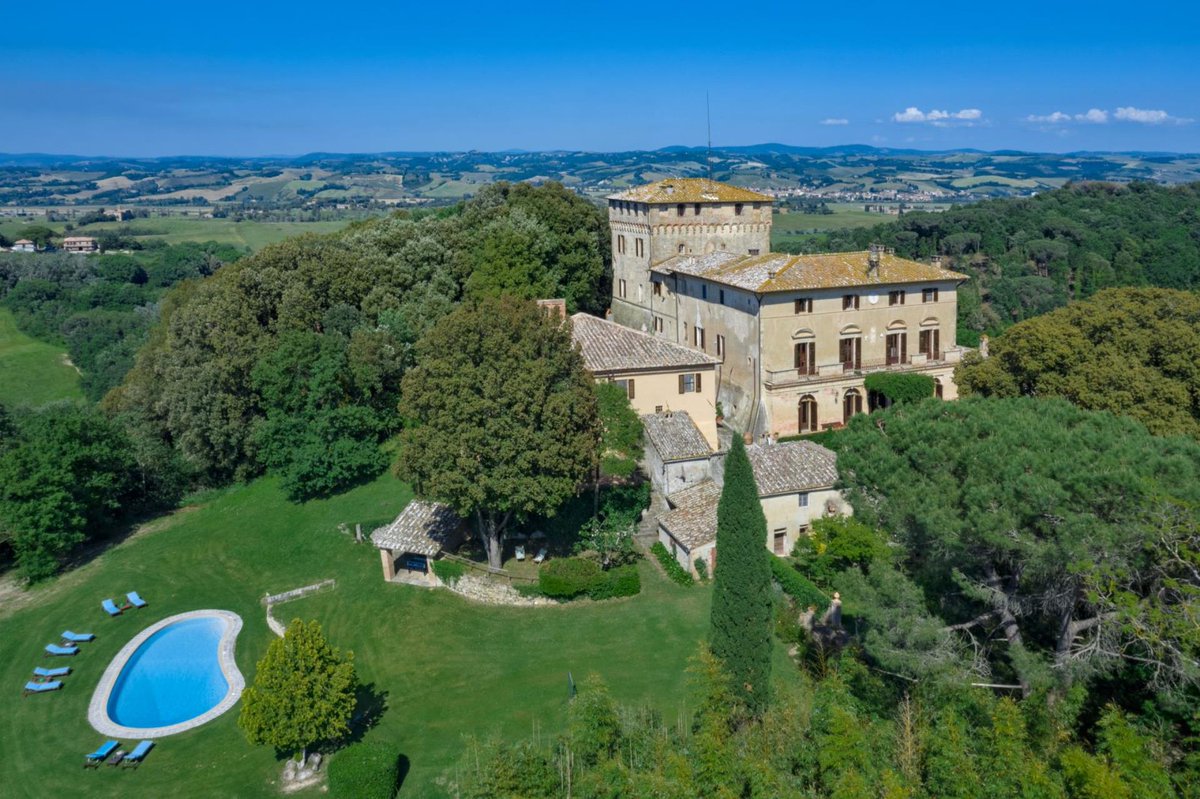 TO OUR FIRST LOVE,
Yes Tuscany, that's you. Though we could not have known what we were setting in motion when Dulcie and Regina and Nancy first settled on bringing our writer friends to your hills and vineyards. JOIN OUR 10TH ANNIV. RETREAT IN TUSCANY:
wideopenwriting.com/tuscany-italy-…