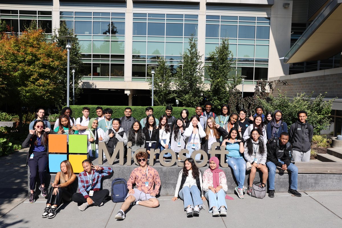 LeapMicrosoft's tweet image. We are proud to celebrate those students who recently completed the 2023 Discovery Program cohort ! 

A special thank you to all who lead, supported, and contributed to the success of this program!

#Microsoftlife 
#MicrosoftLeap 
#Microsoftintern