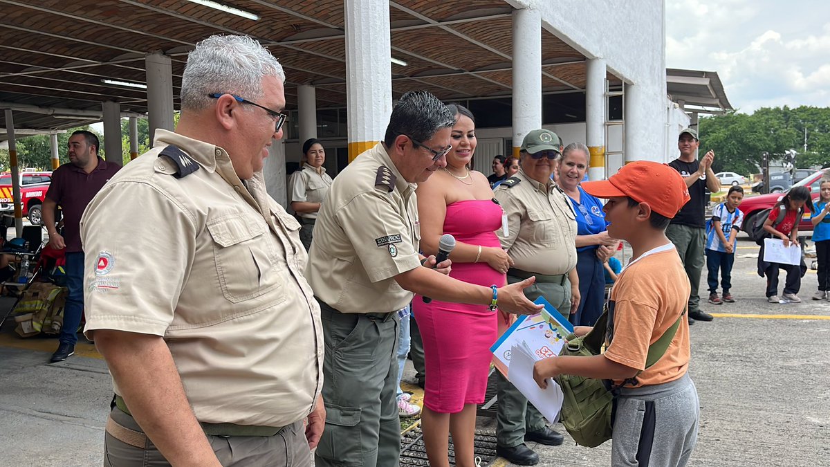 PCJalisco's tweet photo. #ENTÉRATE 🚨 Este viernes se realizó la clausura de nuestro Curso de #VeranoPC 2023.
El evento estuvo encabezado por nuestro Director General, Víctor Hugo Roldán, quien reconoció el interés y participación de los pequeños en esta actividad.
¡NOS VEMOS EN EL 2024! 👦👧 https://t.co/zt4MtQ8YYC