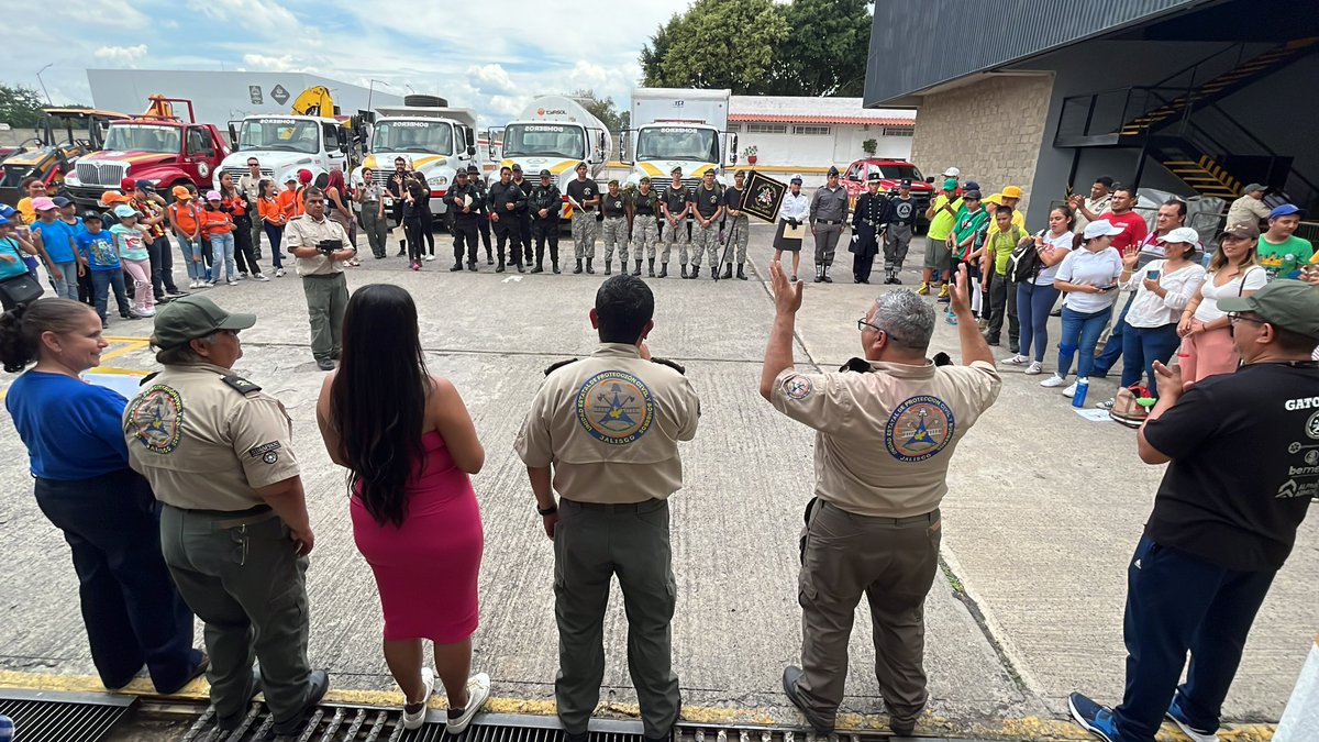 PCJalisco's tweet photo. #ENTÉRATE 🚨 Este viernes se realizó la clausura de nuestro Curso de #VeranoPC 2023.
El evento estuvo encabezado por nuestro Director General, Víctor Hugo Roldán, quien reconoció el interés y participación de los pequeños en esta actividad.
¡NOS VEMOS EN EL 2024! 👦👧 https://t.co/zt4MtQ8YYC