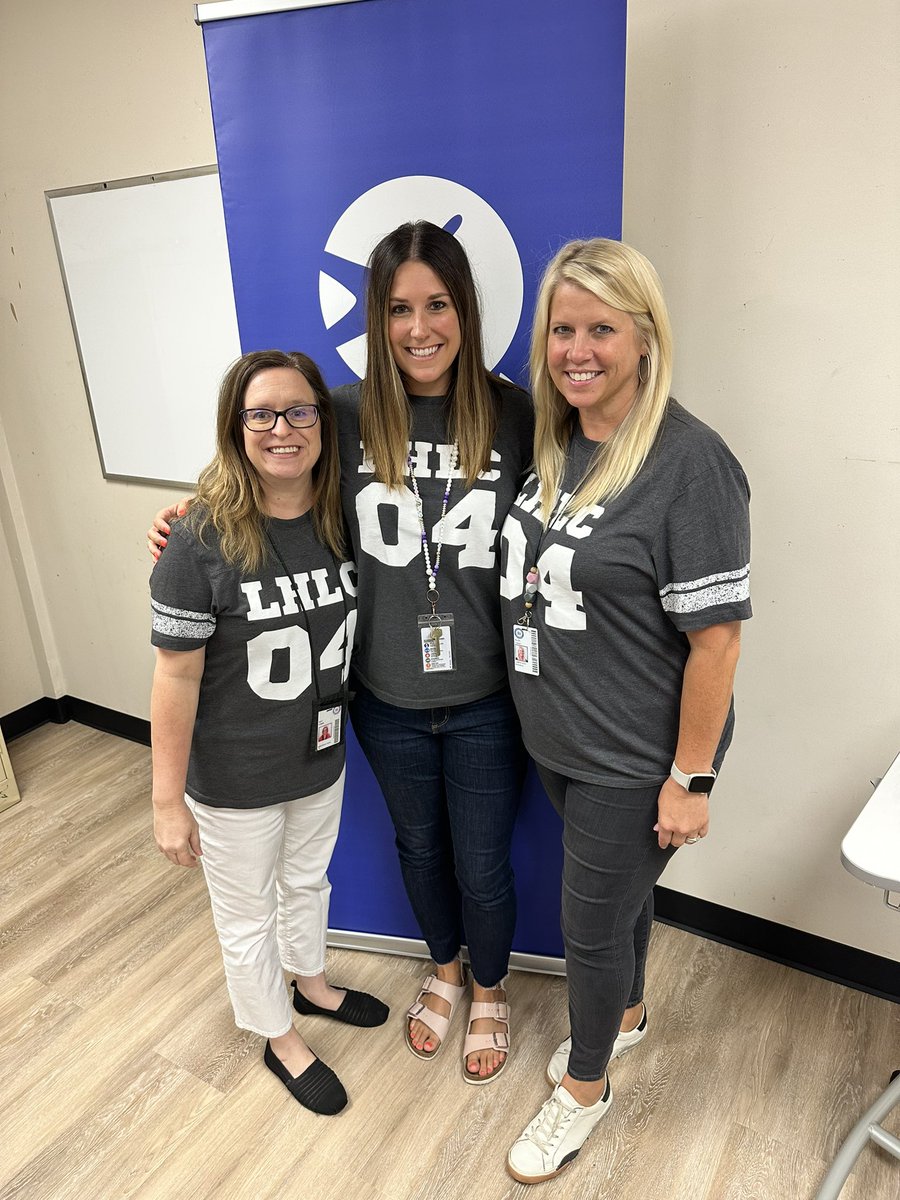 Mrs_Horner3's tweet photo. Another year with my favorite ladies! ❤️ 🐾 #RISDWeAreOne https://t.co/fIYJXDspFL