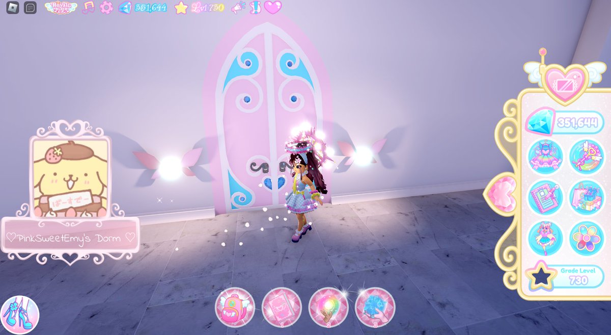PinkSweetEmy's tweet photo. #royalehighcampus3bugreport my dorm key keeps disapearing when i try to claim a dorm :/ it just claims it but doesnt let me open it AND unlaims it when i walk away https://t.co/OgrNwvhJrX