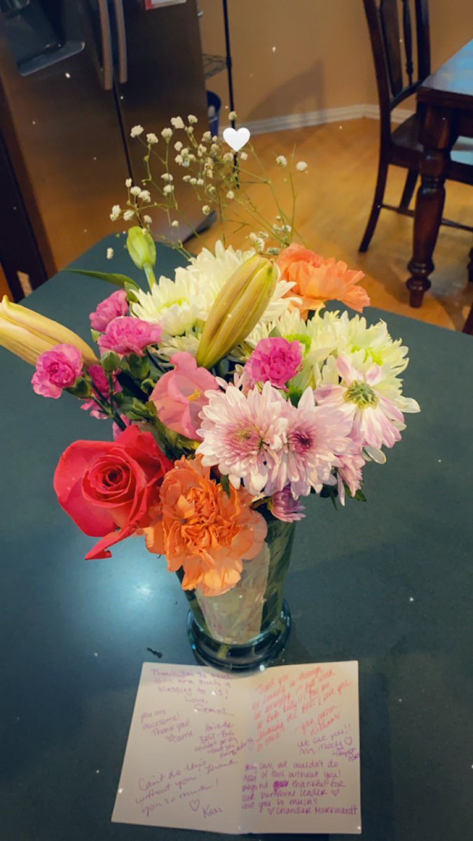 MrsMobley5's tweet photo. I got the sweetest surprise from my “Sunshine Crew” aka bus duty crew at Deer Creek!!! We are a legit team! We work hard and take care of each other!! Happy First Full Week of School! 🌅💞🌅💞🌅💞 https://t.co/Lh1xo8B5QE