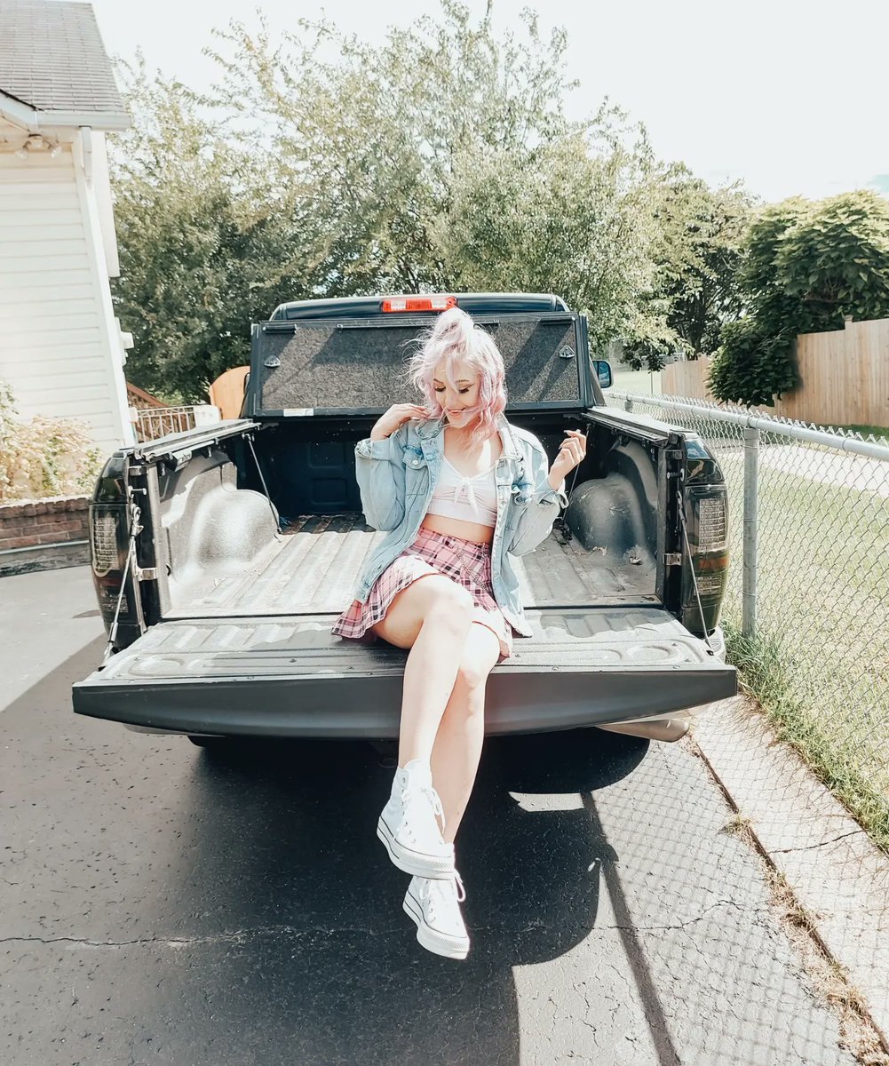 bpdbr4t's tweet photo. barbie wishes she had my ride🤪
#bdayfit https://t.co/SGq1shPBmP